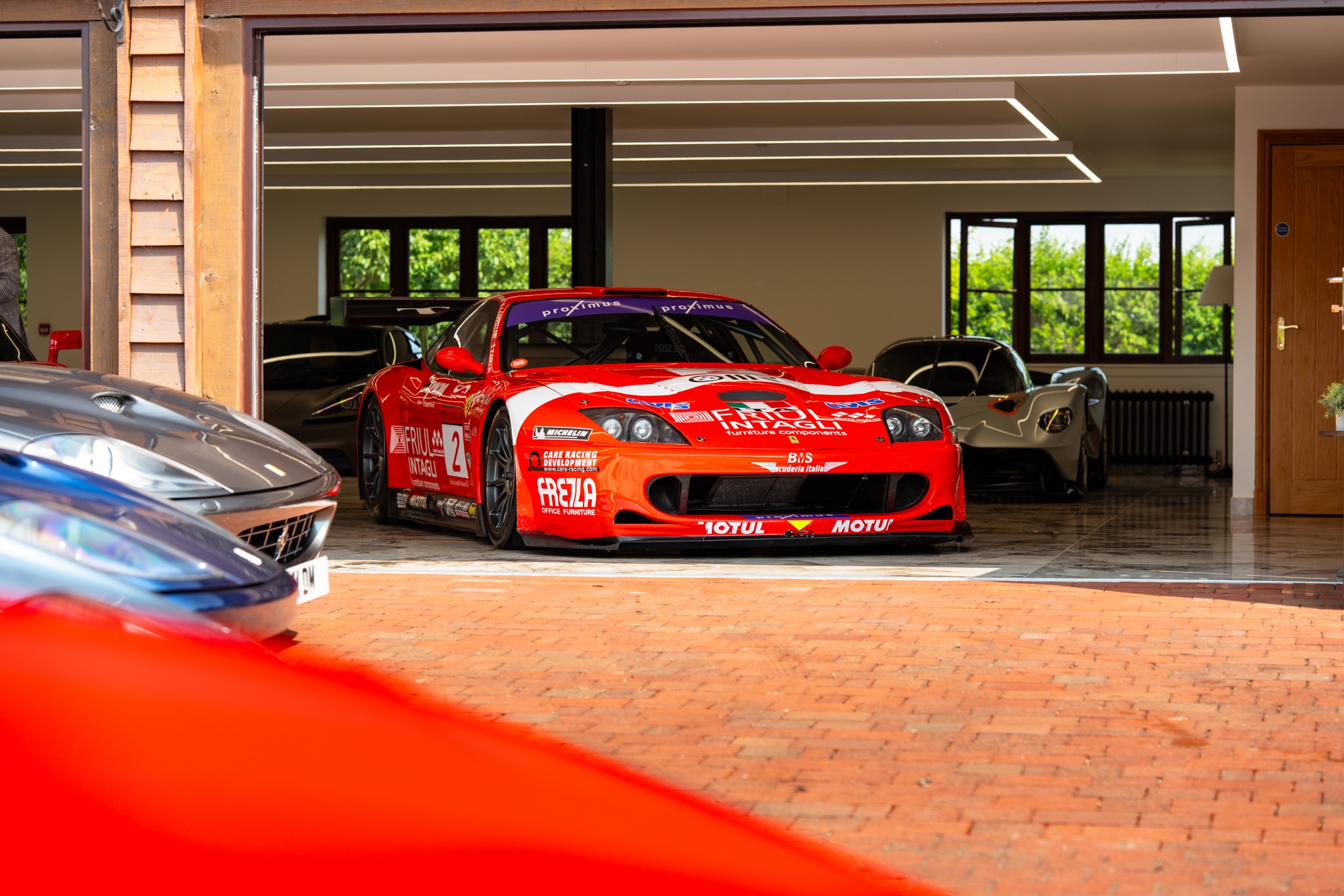 A wonderful celebration of the 30th anniversary of the 550 Maranello took place on Friday 17th July.
Owners of 550 and 575M tipos were invited to come together and had the opportunity to get up close to the endurance racing legend, the 550 Maranello GTS.
Special thanks go to the team at @girardoandcoarchive for their support with this very special event.