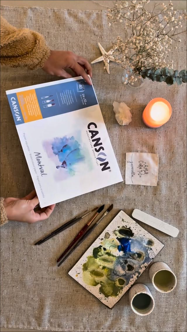 This is the first video of a series of videos teaching you watercolour from basics!
The materials used on this videos were:
- Canson Paper Montval 300gsm @cansonpaper
- Princeton Brush Velvet Touch @princetonbrush
- Watercolour Daler Rowney Aquafine @dalerrowney1783
And if you wanna join me on Botanical Watercolour Introduction workshops here in Paris, please let me know!
#watercolourpainting #watercolor #botanic #painting
