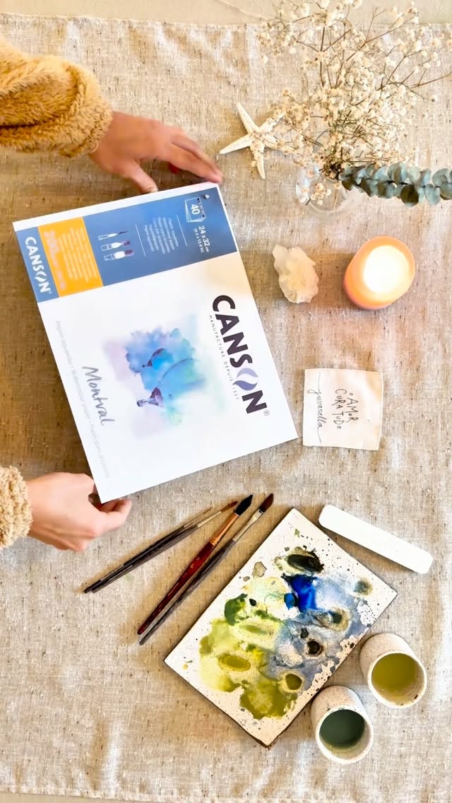 Aujourd’hui commence une série de vidéos sur les techniques de base de l’aquarelle ✨
Et on commence avec l’une des plus magiques : le mouillé sur mouillé 💧
Si tu es à Paris et que tu veux apprendre l’aquarelle en présentiel avec moi, commente « je veux » et je t’envoie toutes les informations 🤍
📑 Papier: @cansonpaper
🖌️ Pinceaux: @princetonbrush
🎨 Peintures: @dalerrowney1783
#ateliersaparis #aquarelleaparis