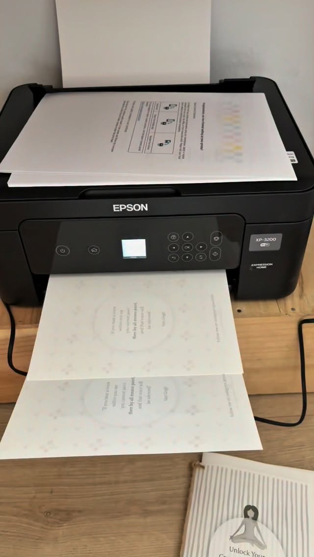 Mes ateliers sont préparés à la main avec beaucoup d’amour et d’attention
Prendre soin de chaque participante est essentiel pour créer un espace où chacune peut se reconnecter à son authenticité
Lorsque l’on met de la présence, de l’écoute et du cœur dans un atelier, on se sent accueillie, en confiance, libre de partager et d’exprimer ses émotions dans un cadre bienveillant grâce à l’art
Lors de nos ateliers Aquarelle & Déblocage Créatif ou Initiation à l’Aquarelle Botanique, nous apprenons à transformer les émotions difficiles en création et à découvrir que notre plus grand potentiel se cache souvent dans les parties de nous que nous avons longtemps jugées ou rejetées
Un moment pour ralentir, créer et revenir à soi
📍 28 rue Rodier, 75009 Paris
📅 Tous les lundis de 19h à 21h
💶 55 € l’atelier
💌 Pour vous inscrire, écrivez simplement “Je veux participer” en commentaire.
Au plaisir de créer avec vous!
#aquarelle #atelieraquarelle #atelieraparis #aquarelleaparis #aquarellebotanique