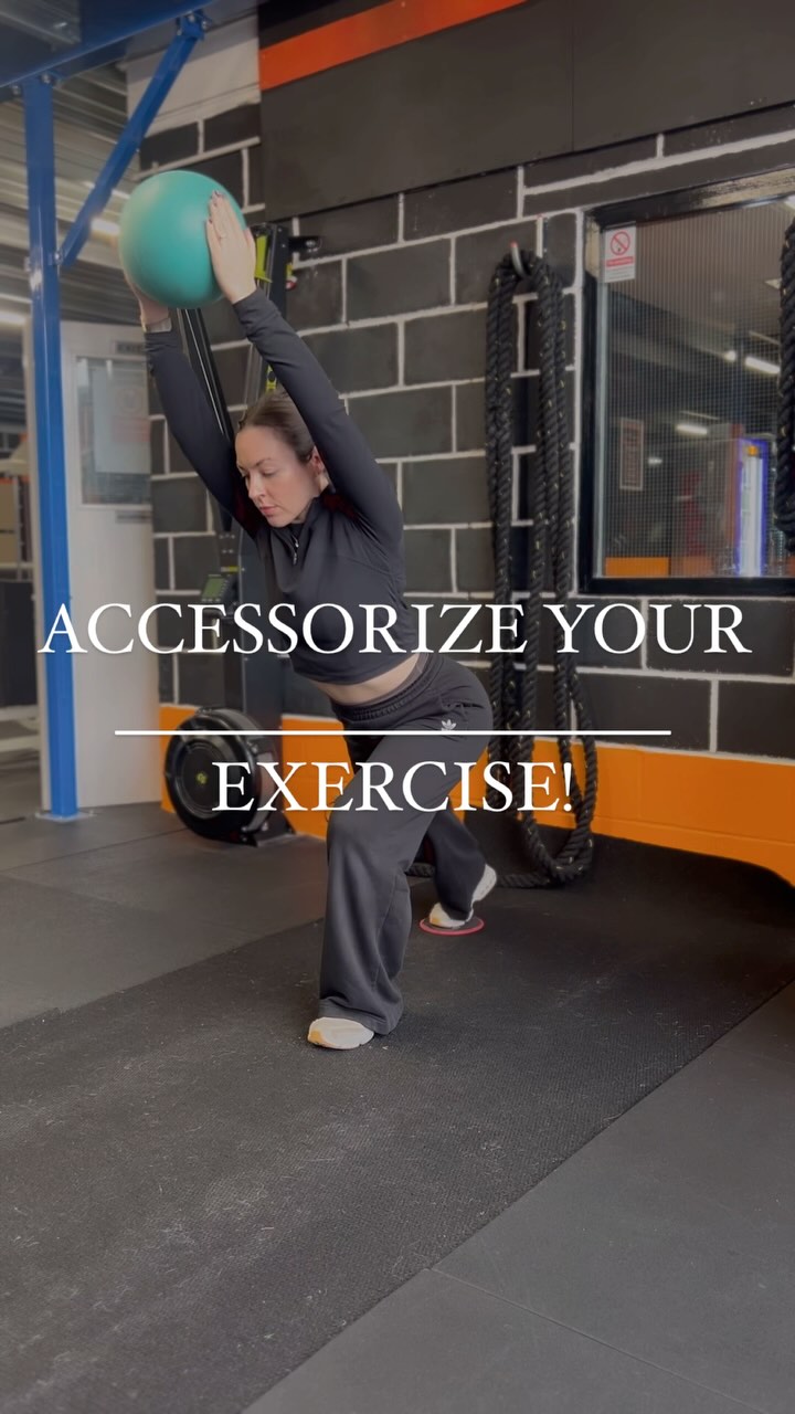 Some of your best training starts with the fundamentals! 🤸🏽♂️
Use accessory movements like these to work on ALIGNMENT , STABILITY, MOBILISATION to support your weight and sports specific training 🙌🏼
.
.
.
#hdsportstherapy #injuryclinic #hyroxtraining #gymtips