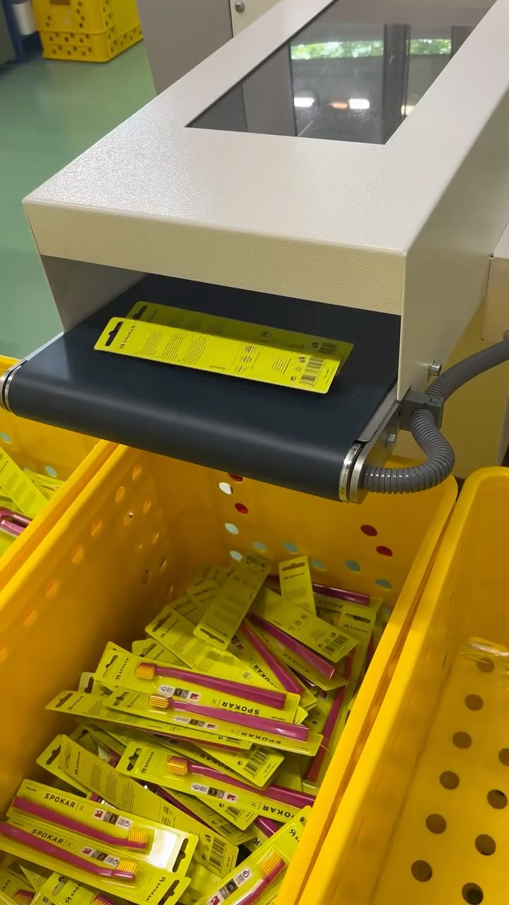 Z této návštěvy 🏭🪥🦷 @spokarcom budu ještě dlouho žít!
Moc děkuji za příležitost💟
#spokar #hygienistkadoskolek #sharkdent #spoluprace