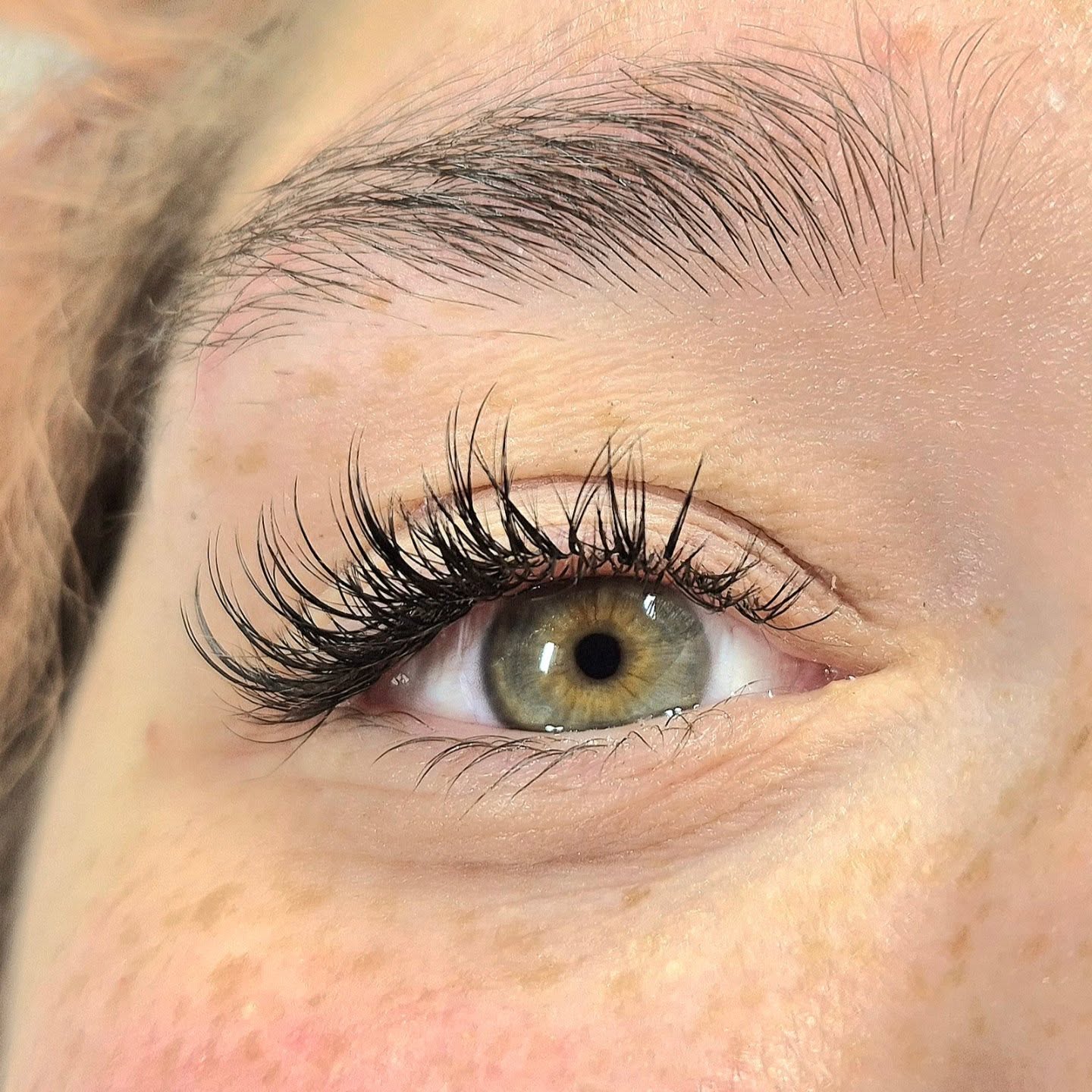 Mix classic lashes with spikes.#volumelashes #vippeekstensions #eyelashextensionsoslo #oslovipper #volumvipperoslo #vippeextensionsoslo #vipperextensions #vipperoslo #oslovipper #vipper #beautyoslo #vipperoslo #vipperartist#vipperfrogner #classiclashesextensions #eyelashdesign #vipperskøyen #vippermajorstuen #våtevipper #wetlasheseffectoslo#vippeløftoslo #eyelinereffectoslo# eyeshadoweffect #whispylashes#mixvipperoslo#hybridvipperoslo#vipperrøa#vipperbærum#vippersmestad #røavivver #vipperhøvik #vipperullern #