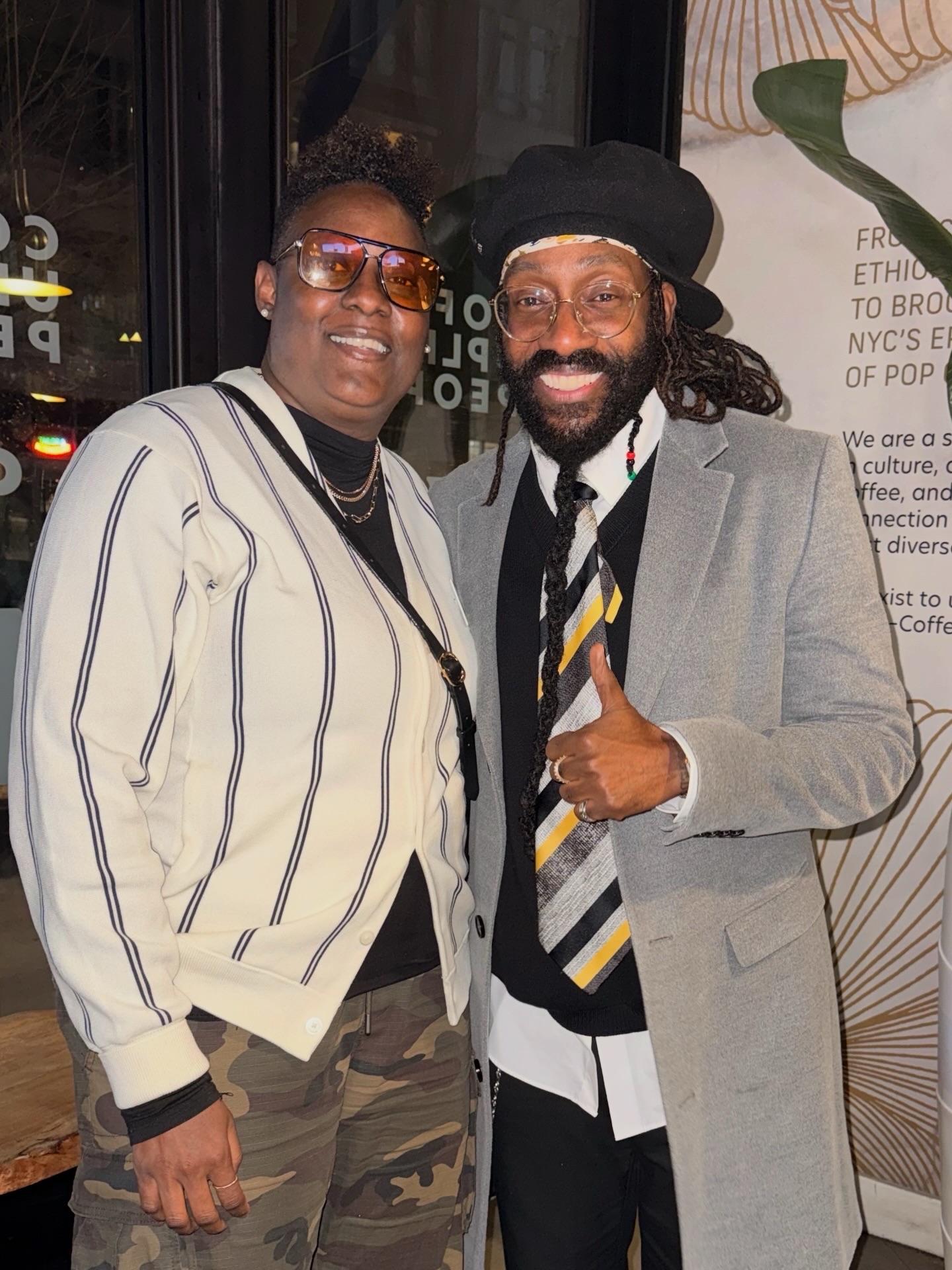 It was such an honor to meet the one and only @tarrusrileyja @passtheauxlivinrmexp
One of my fave artists of all time. He’s funny, likeable and humble. It’s not often we get to see our artists up close and personal. Thank you for sharing the evening with us.
Shoutout to @destinemedia @coffeeupliftspeople for hosting.