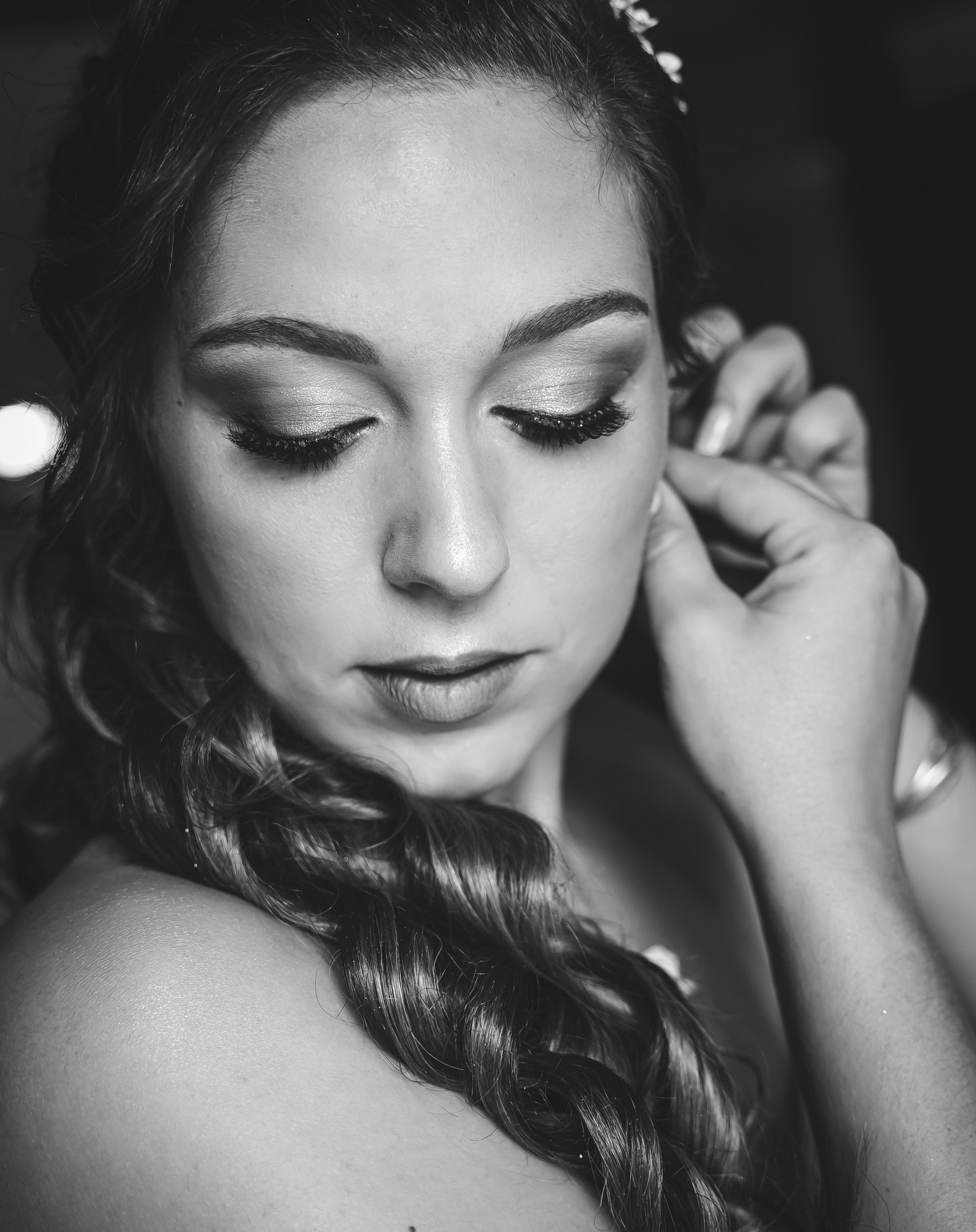 J'aime ces moments de préparatifs avec la mariée : des moments privilégiés presque solennels 📸
#mariage #mariages #mariageenprovence #wedding #weddingdress #robemariage
#robedemariee #futurmariee #coiffuremariage #bijouxmariage
#photographesalondeprovence #bride #studiodysphanie #weddingjewels #photographemariage #weddingphotography #weddingphotoinspiration
#studiodysphaniephotographie #studiodysphanie #photonoiretblanc #blackandwhiteweddingphotography #aillaudalexandrephotographe #weddingphotographer