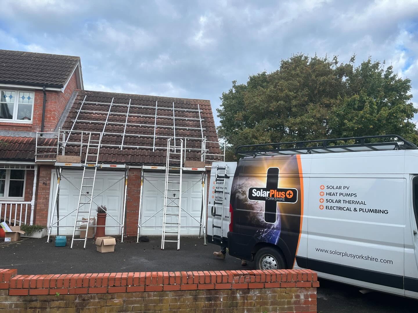 Schletter grid rails on our solar PV for a garage roof in Bedale! #solarpvuk #renewables #energy