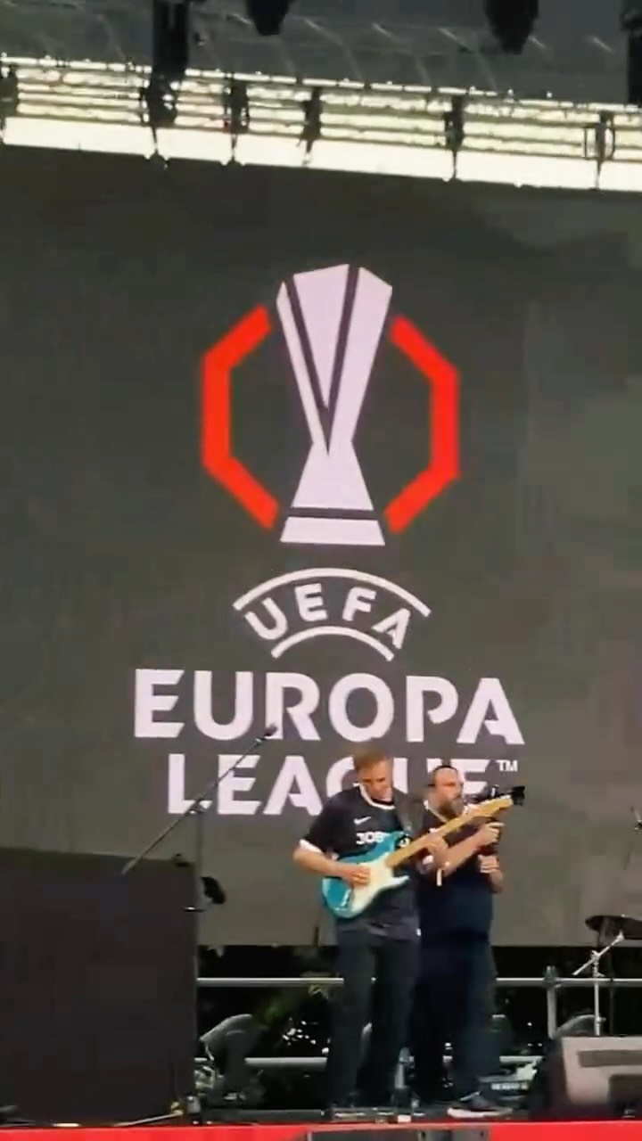 so we had the honour of playing at the UEFA Final 2026 for @scfreiburg in Istanbul 😱
#scf #istanbul #uefaeuropaleague #partyband #eventband