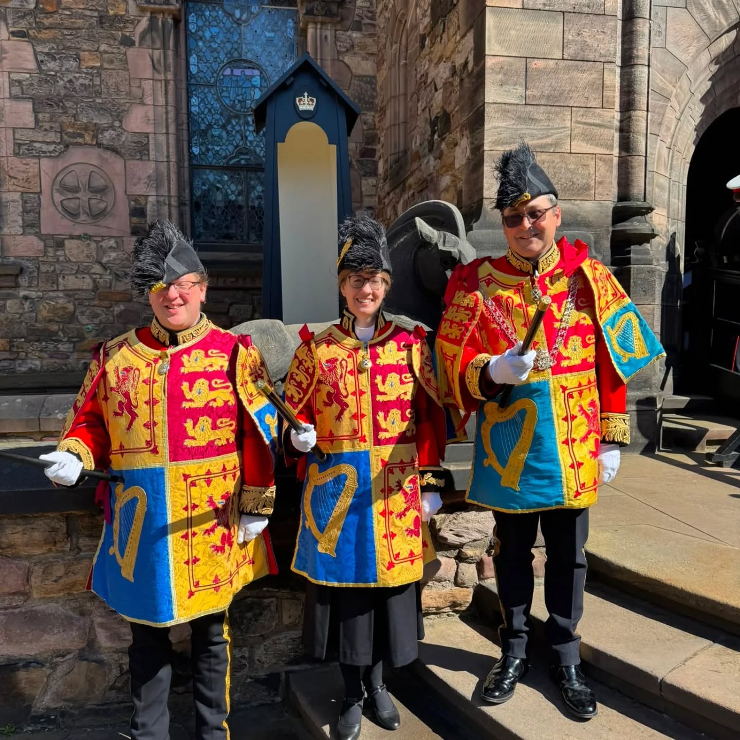 The 98th Annual Service of Commemoration was held at the Memorial today, marking the anniversary of its opening. We were delighted to be joined by many guests including three of our Heralds.
In a difficult week for our Armed Forces, our service personnel past and present were very much in our thoughts.
#lestweforget
