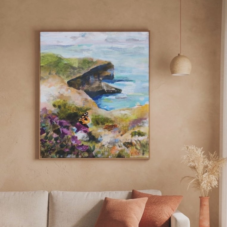 “Painted Cliffs” is a tribute to the island I’ve called home for these last 20 years. With beautiful sunsets and spectacular cliff hikes, Dingli is always one of my favourite nature spots on the island of Malta.
Painted with acrylic paint and paper collage, with a Painted Lady butterfly : a regular island migrant, a bit like me 🦋
Best viewed in person at l-Artigjana in Rabat.
#maltaart #malteseart #dinglicliffs #handmademalta #artofmalta