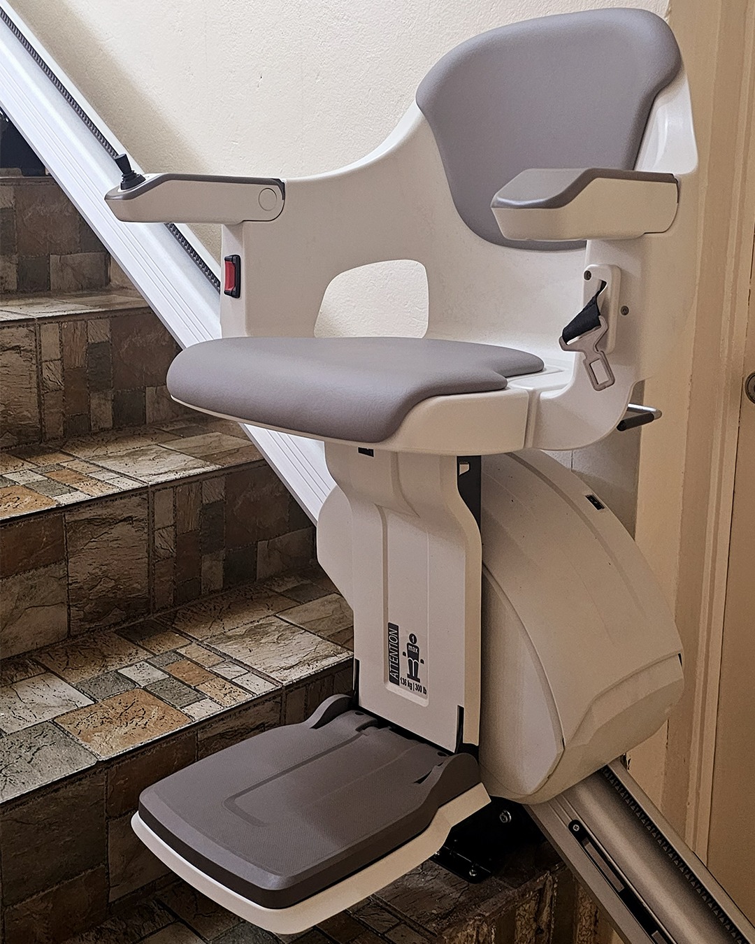 This week, we’re sharing a sleek HomeGlide installation by our partner, Denz Elevator Company, in...