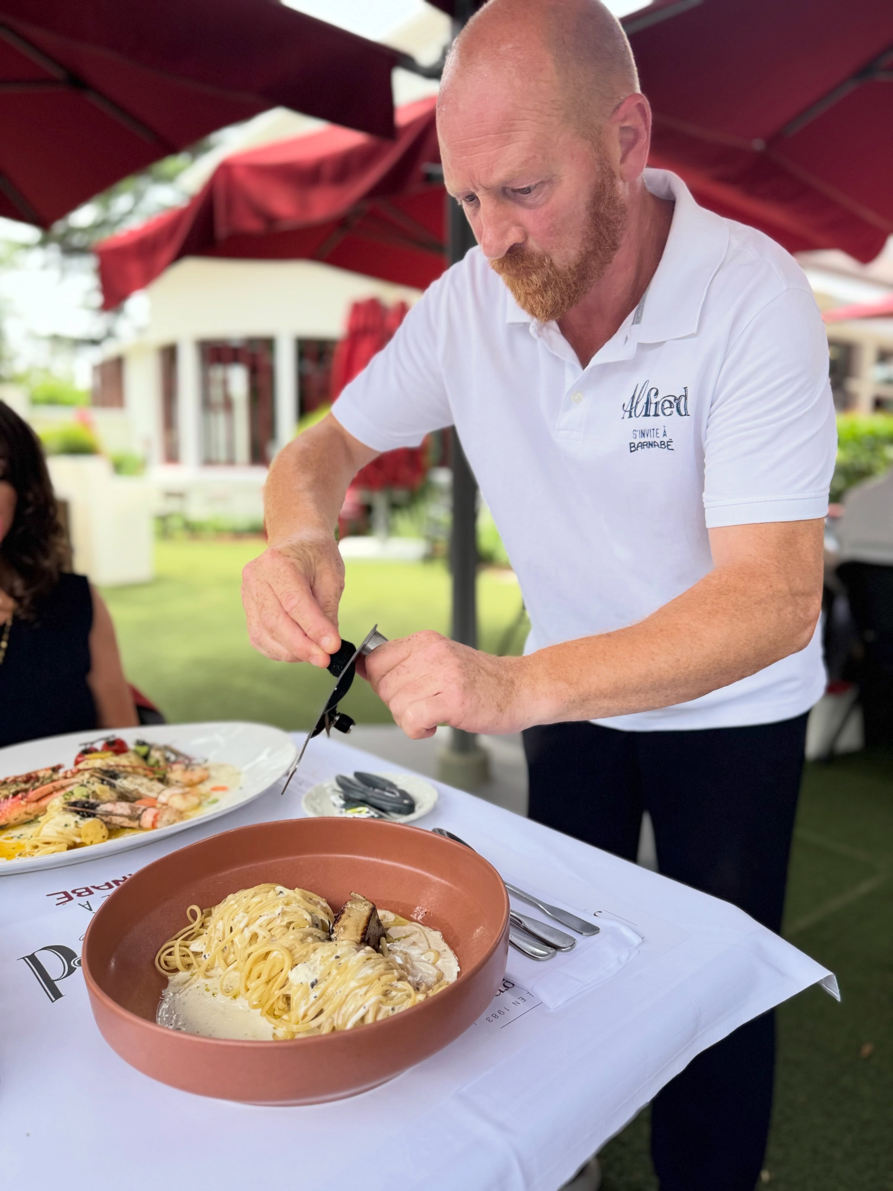 Un midi en terrasse chez Alfred… 🥰
Laissez-vous aller, on s’occupe du reste…!!
Bon appétit à tous ! ☺️