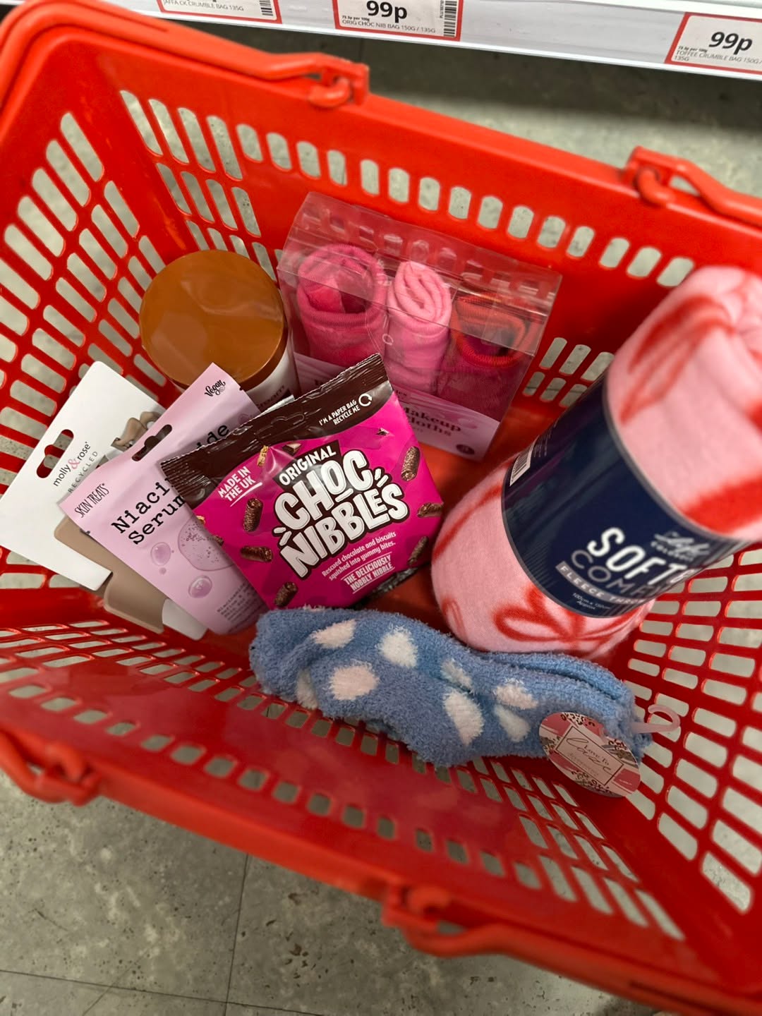 Is it time you had a self-care night in?
Treat yourself with well-being essentials for less at @poundstretcher