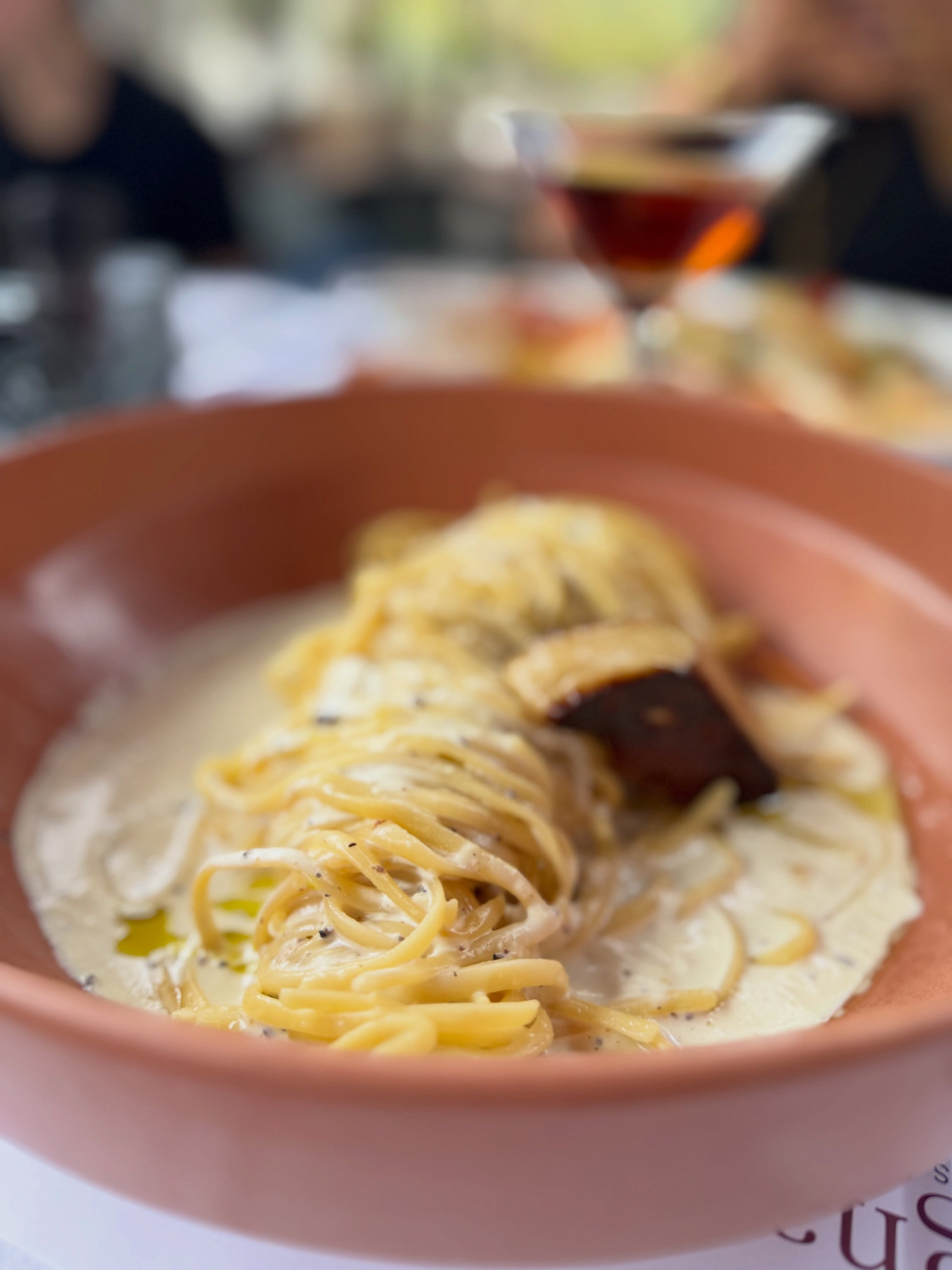 Un midi en terrasse chez Alfred… 🥰
Laissez-vous aller, on s’occupe du reste…!!
Bon appétit à tous ! ☺️