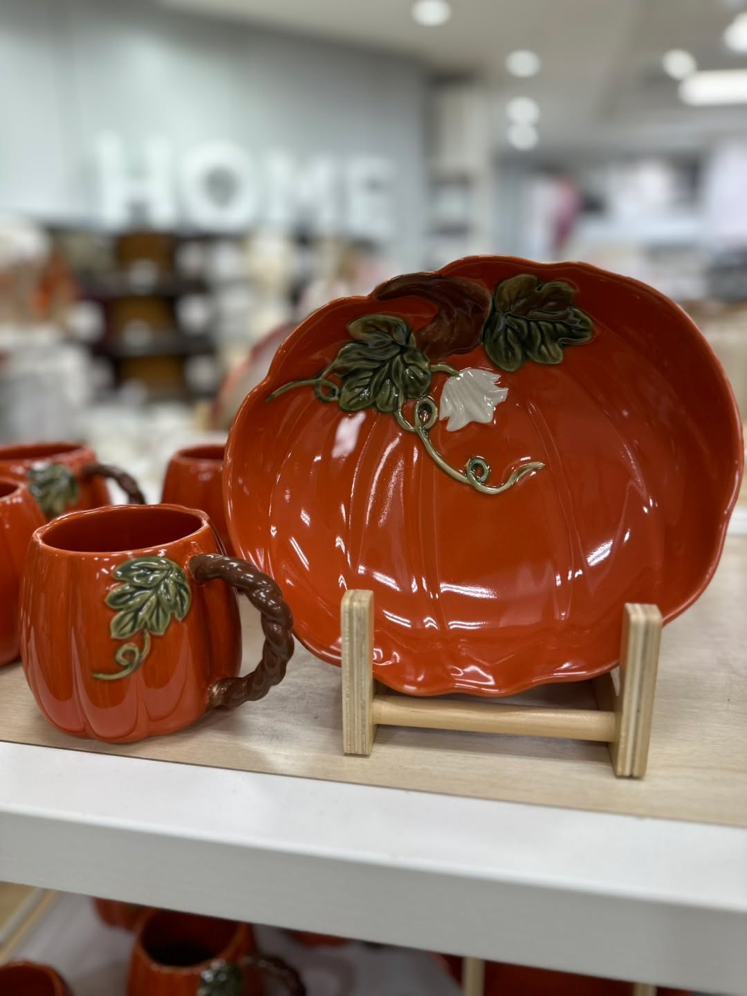 🧡 Love love loving the new pumpkin home decs @primark