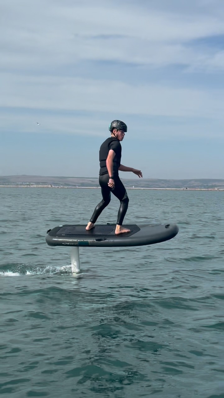 Athena Foiling Festival light wind days 👌
Even if the wind stops…. The fun and learning doesn’t!!
Big shout out to - @otc_watersports
#successateverylevel #coaching #performance #foiling